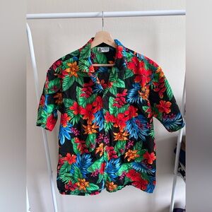 Made in Hawaii Vintage Hawaiian Vacation Shirt - Black, Red, Green